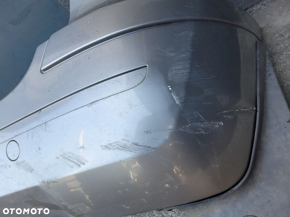 Zderzak tył mercedes w245 Kod lakieru: 748 - 7