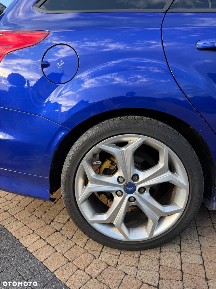Ford Focus 2.0 EcoBoost ST - 24