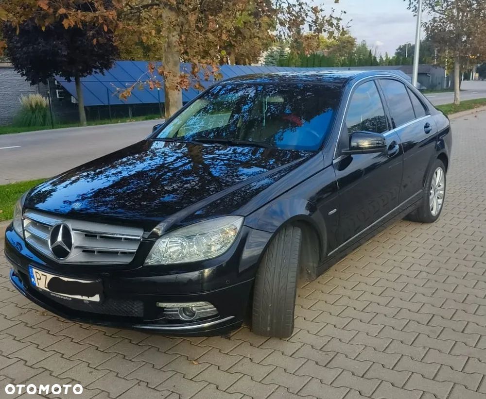Mercedes-Benz Klasa C 180 CGI BlueEFFICIENCY Avantgarde - 2