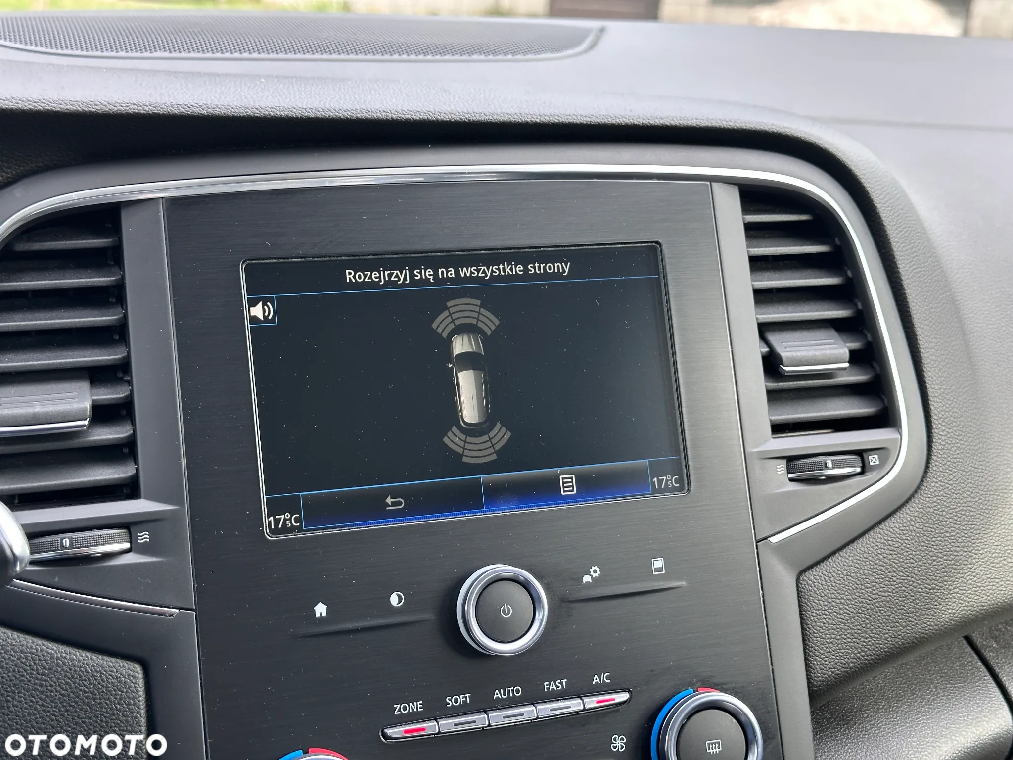 Renault Megane BLUE dCi 150 EDC BUSINESS EDITION - 23