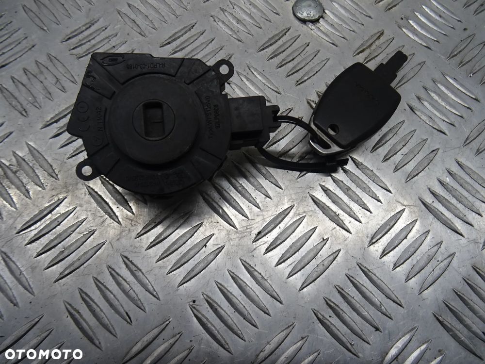 VOLVO V50 2.0D KOMBI STACYJKA KLUCZYK 92LP0808 - 2