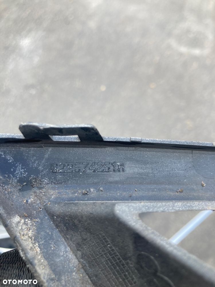 RENAULT Megane IV 4 GT lewa kratka ZDERZAKA  przedniego KRATKA halogenu W ZDERZAK  przedni  listwa halogen zaślepka - 6