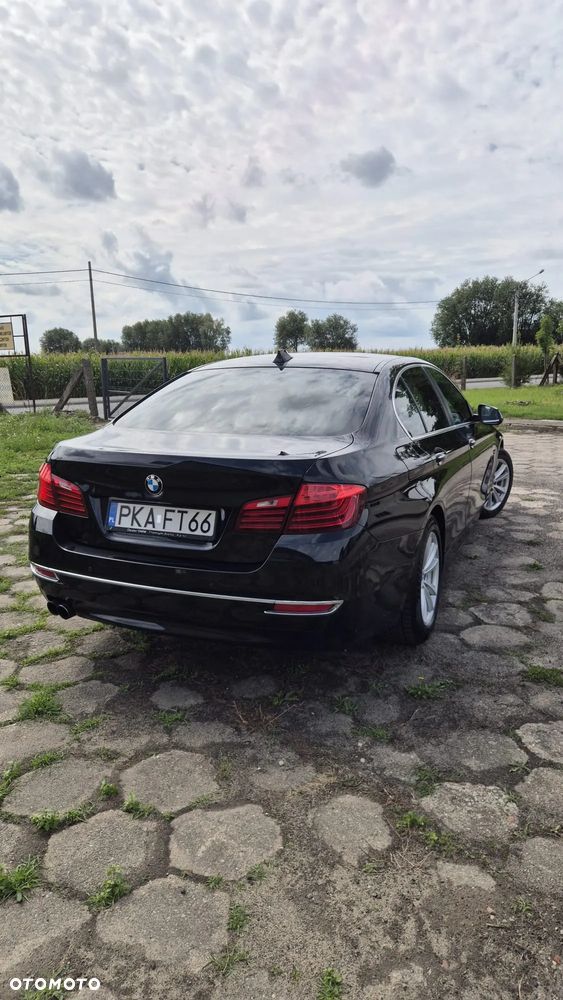 BMW Seria 5 525d xDrive - 5