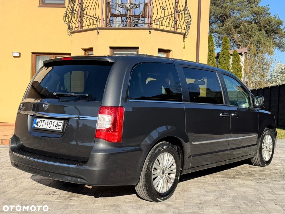 Lancia Voyager 3.6 Gold - 7