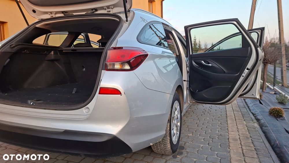 Hyundai i30 1.4 Classic + - 6