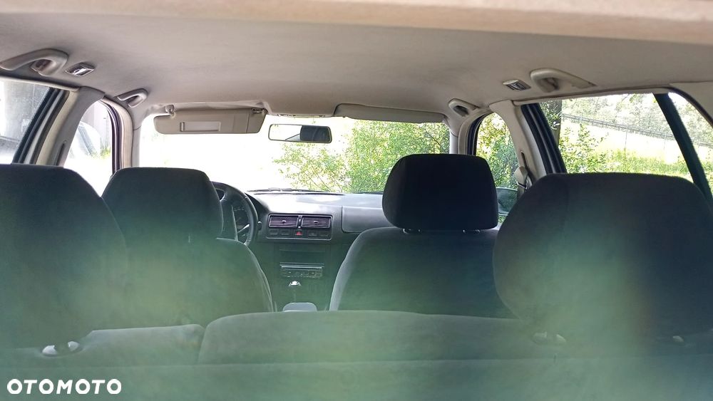 Volkswagen Golf 1.6 Comfortline - 14