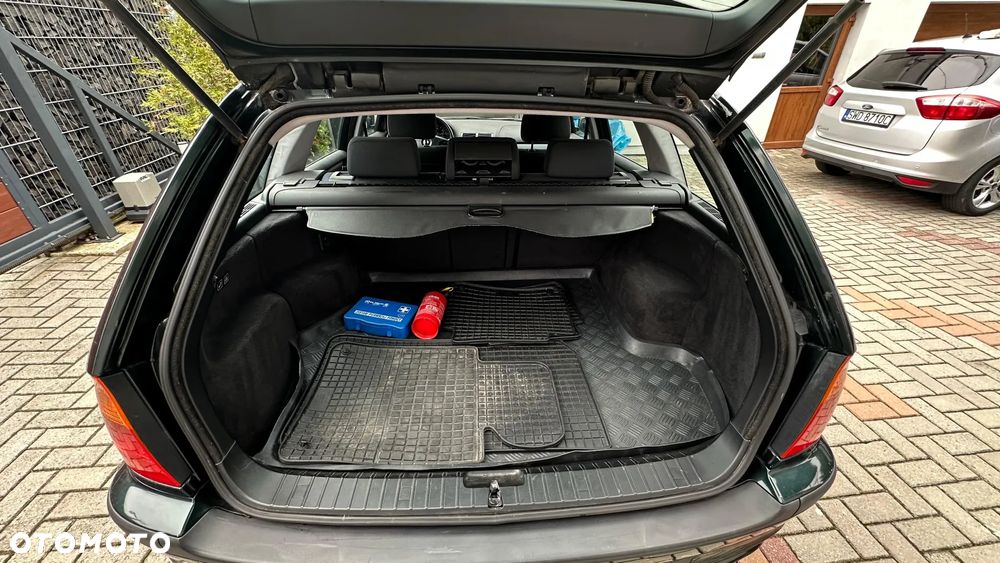 BMW Seria 3 320d DPF Touring Edition Fleet - 9