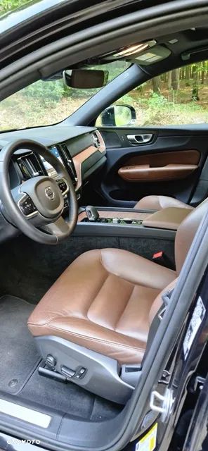Volvo XC 60 B5 B AWD Plus Dark - 21