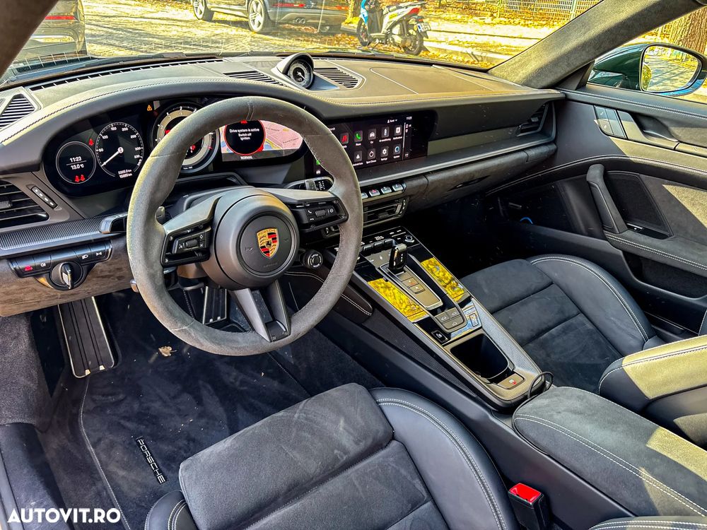 Porsche 911 Carrera 4 GTS PDK - 20