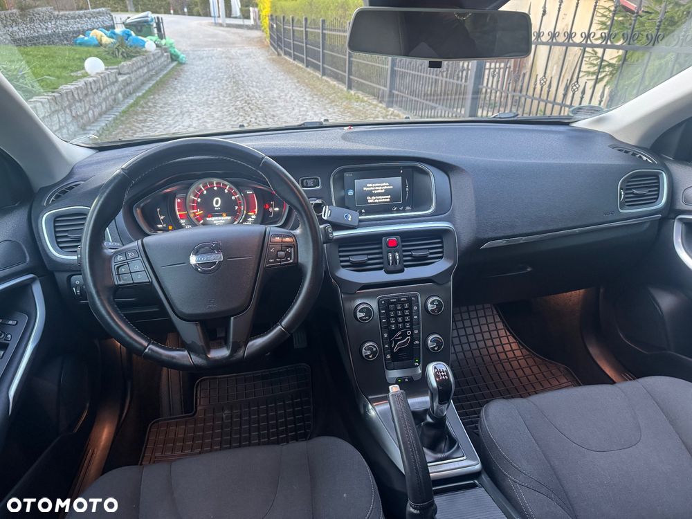 Volvo V40 T2 You - 26