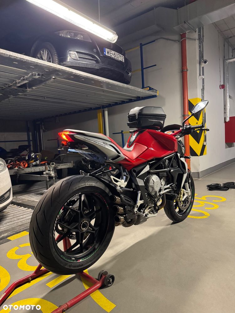 MV AGUSTA Brutale - 8