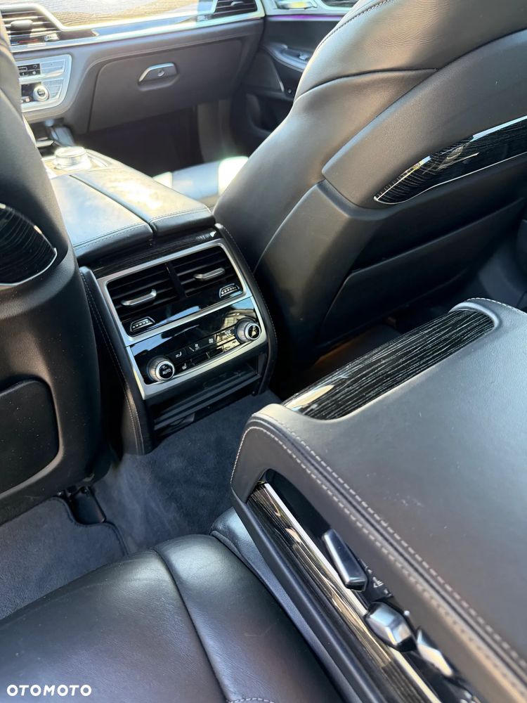 BMW Seria 7 - 20