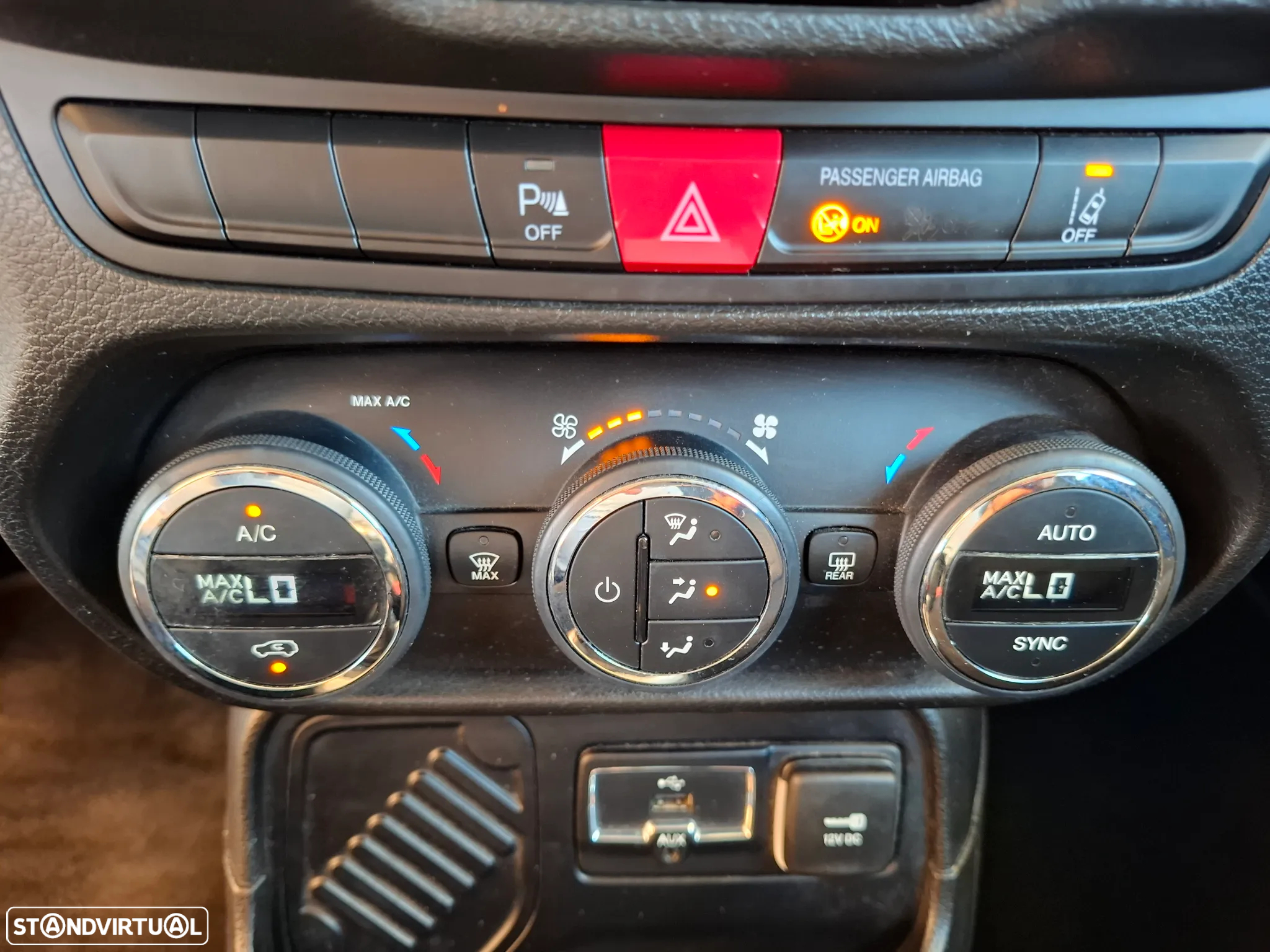 Jeep Renegade 1.6 MJD Limited - 40
