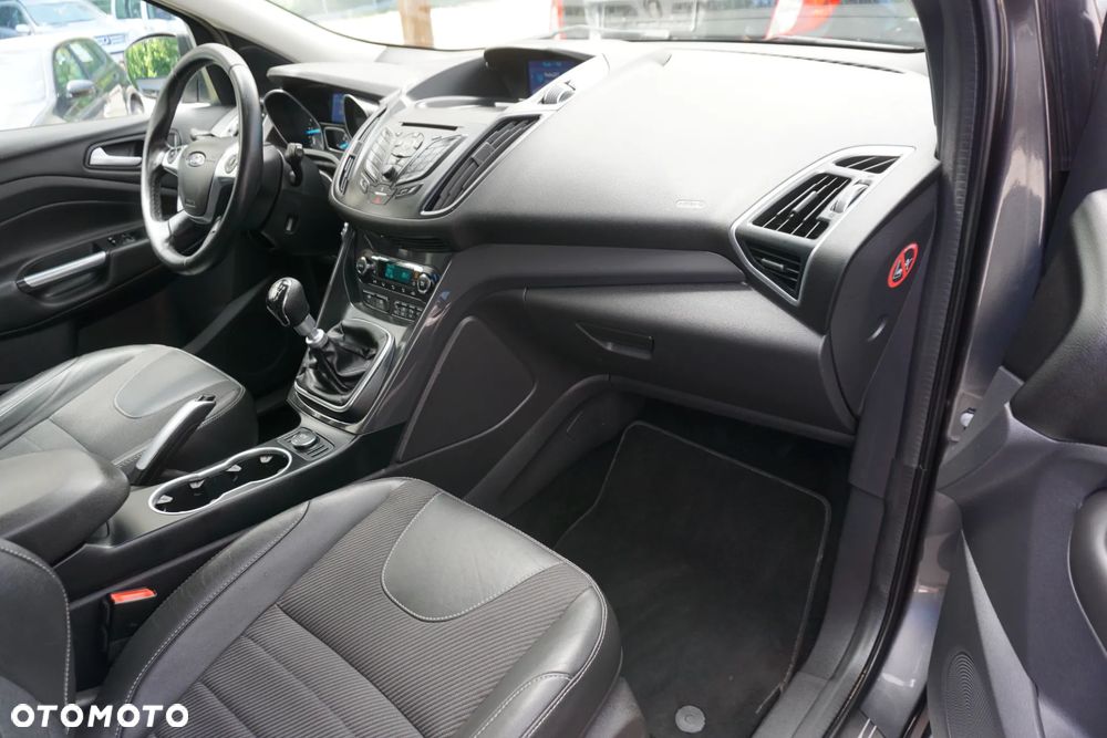 Ford Kuga 2.0 TDCi 2x4 Titanium - 15