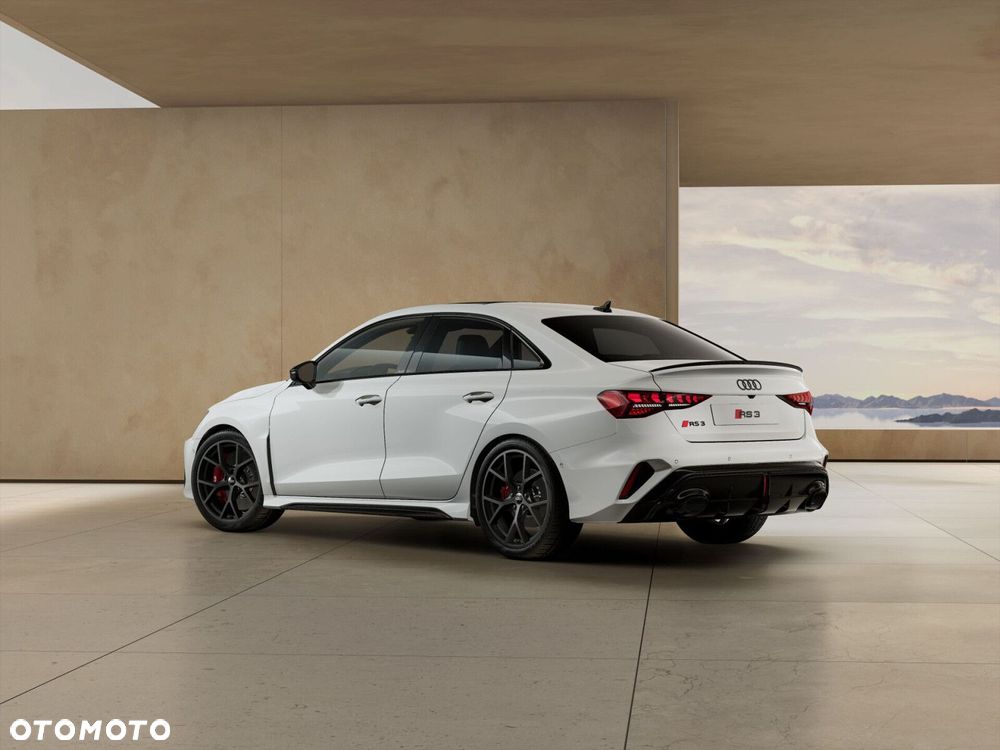 Audi RS3 Limousine - 5