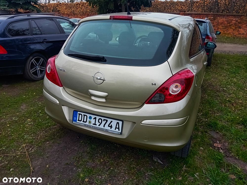 Opel Corsa 1.4 16V Color Edition - 2