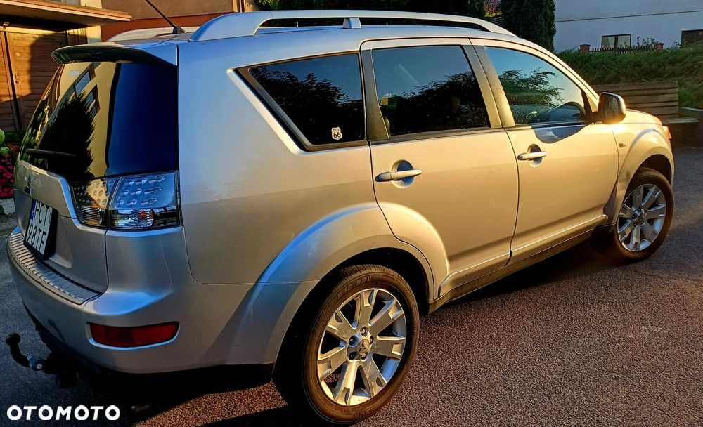 Mitsubishi Outlander 2.0 DID Instyle - 4