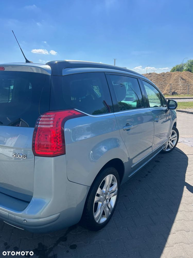 Peugeot 5008 1.6 THP Premium + - 12