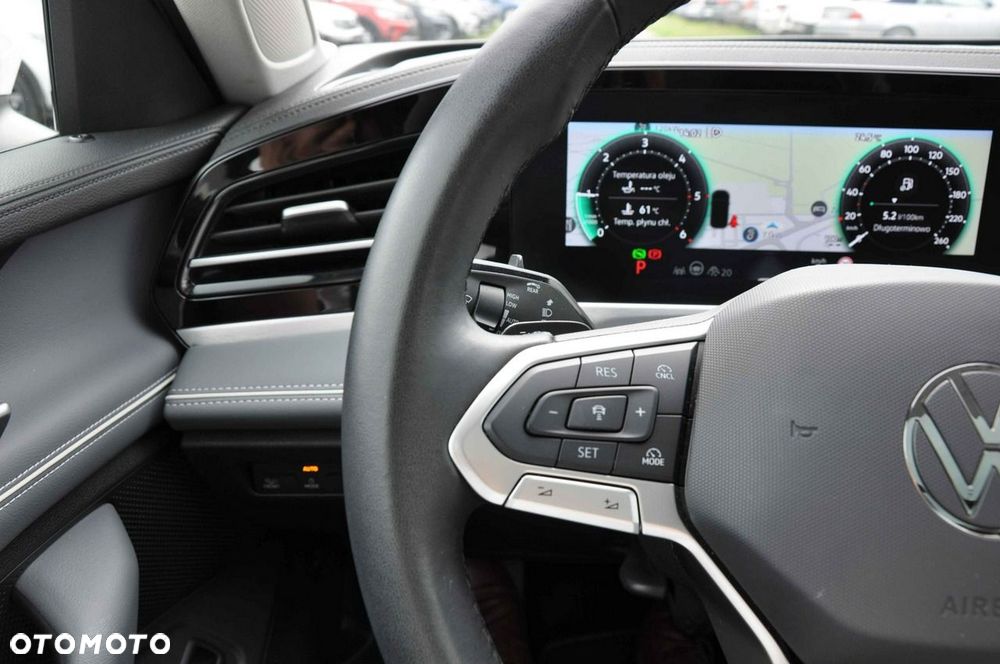 Volkswagen Passat Variant 2.0 TDI SCR DSG Elegance - 11