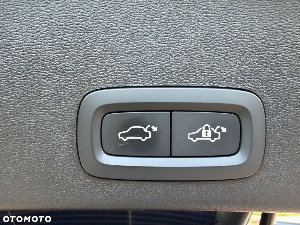 Volvo XC 40 B3 Plus Bright - 5