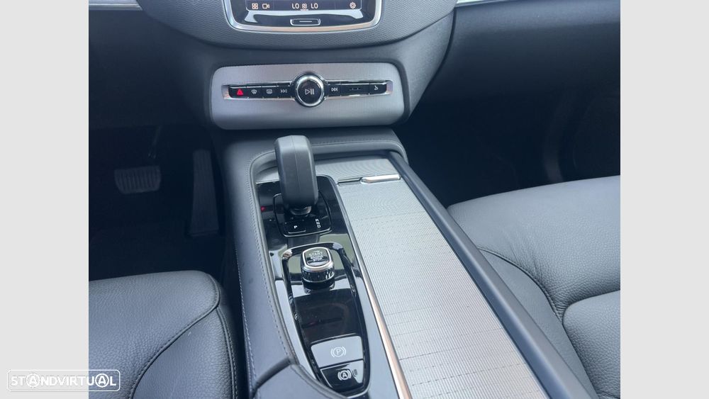 Volvo XC 90 2.0 T8 PHEV Core AWD - 19