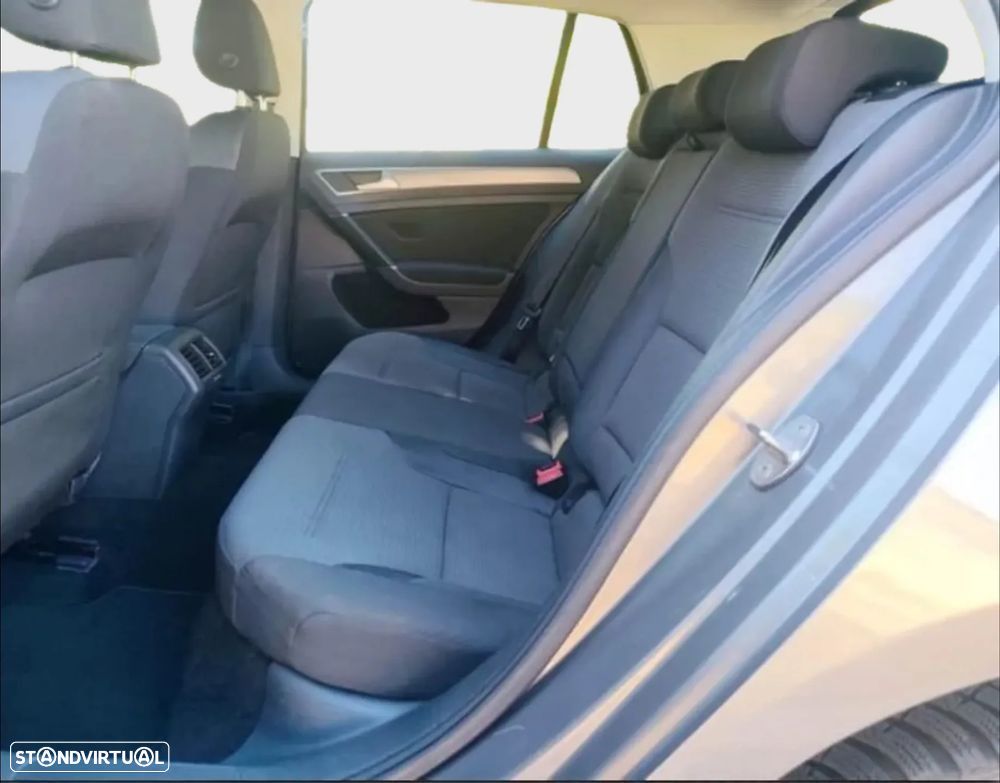 VW Golf 1.6 TDi Trendline BlueMotion - 7