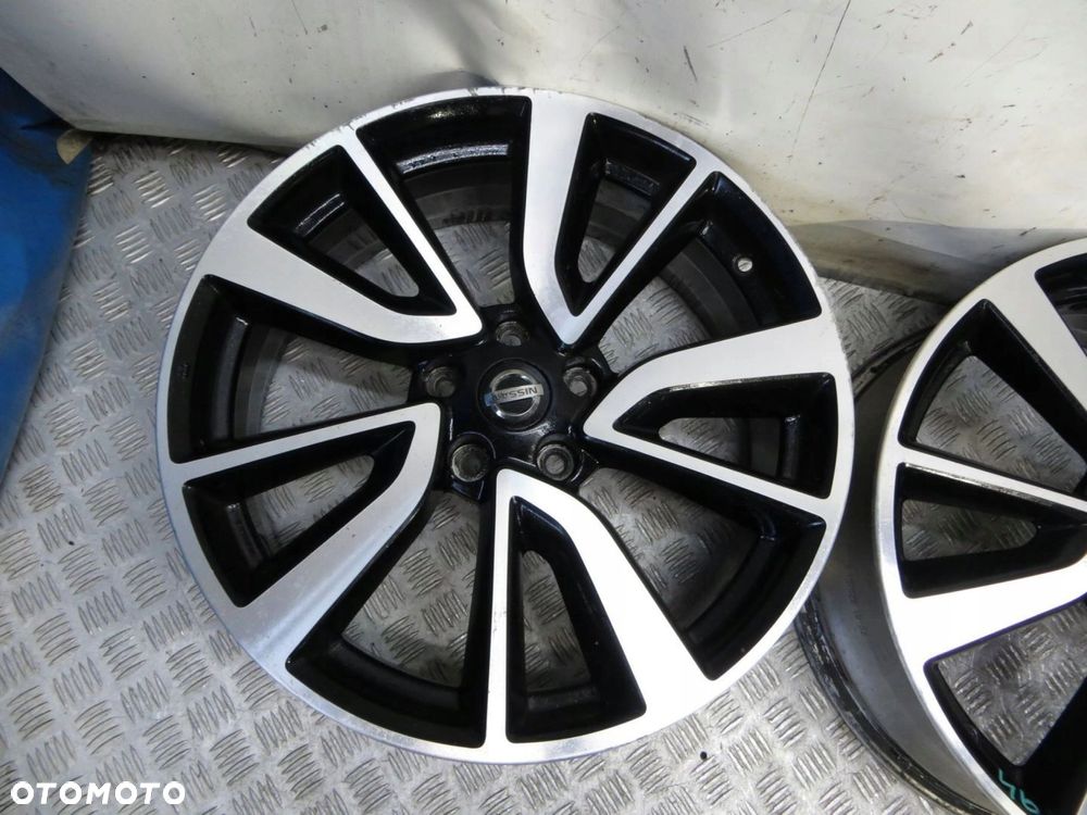 NISSAN X-TRAIL T32 FELGI ALUMINIOWE 7JX19 ET40 5X114,3 14- - 8