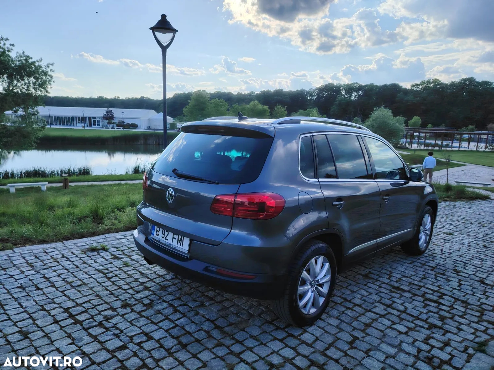 Volkswagen Tiguan - 5