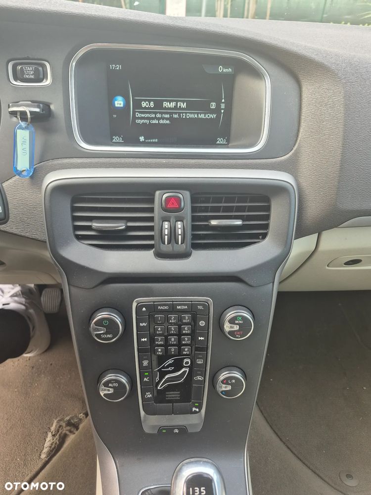 Volvo V40 D3 Summum - 38