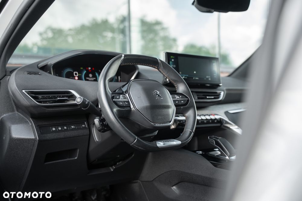 Peugeot 3008 1.6 PureTech HYbrid4 GT Line S&S EAT8 - 24
