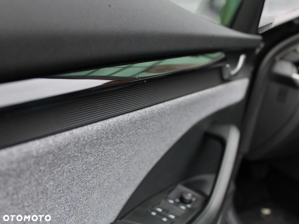 Skoda Octavia 2.0 TDI Edition 130 Selection DSG - 18