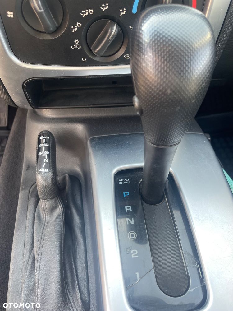 Jeep Cherokee ver-2-8l-crd-limited - 8