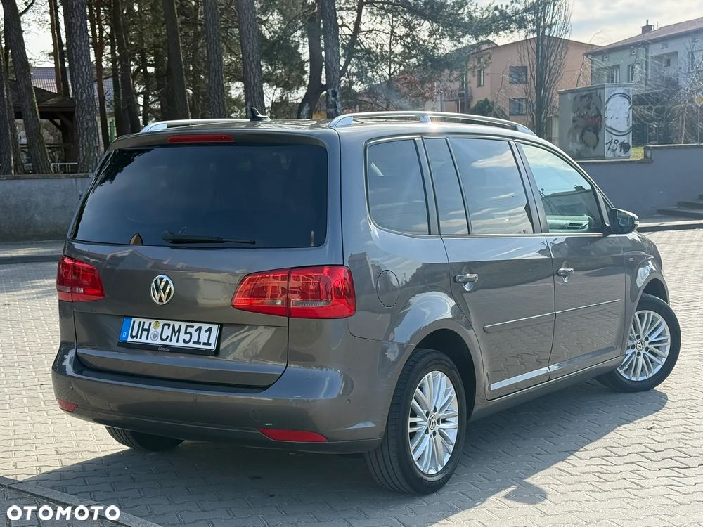 Volkswagen Touran - 16
