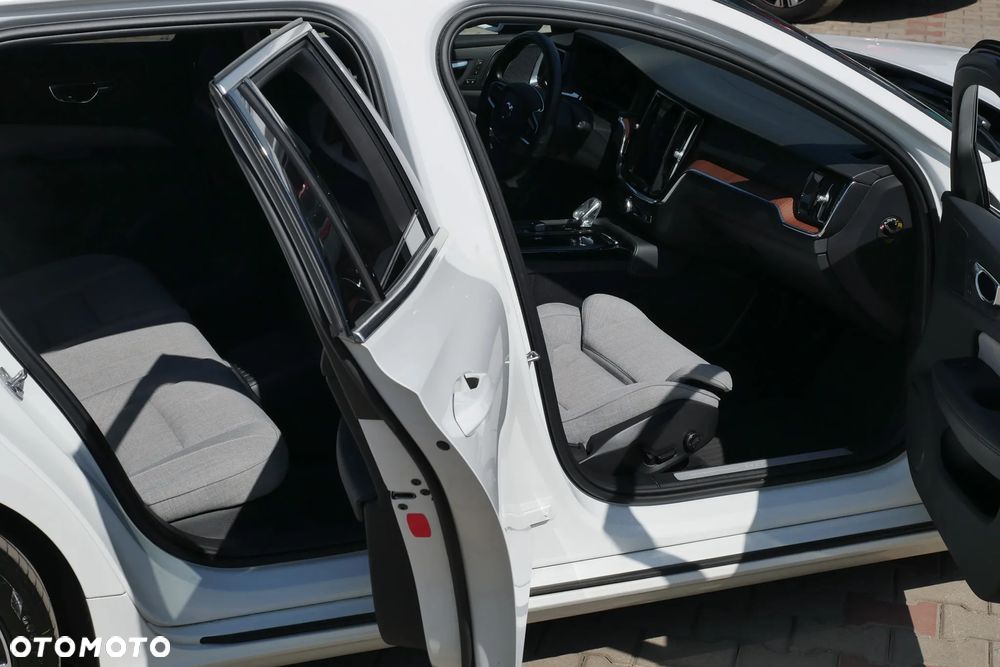 Volvo V60 T6 AWD Recharge Geartronic Inscription - 24