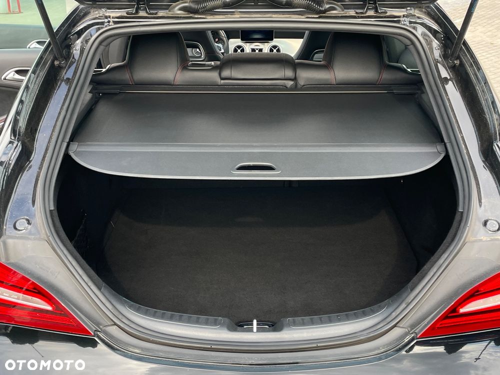 Mercedes-Benz CLA 180 7G-DCT - 14