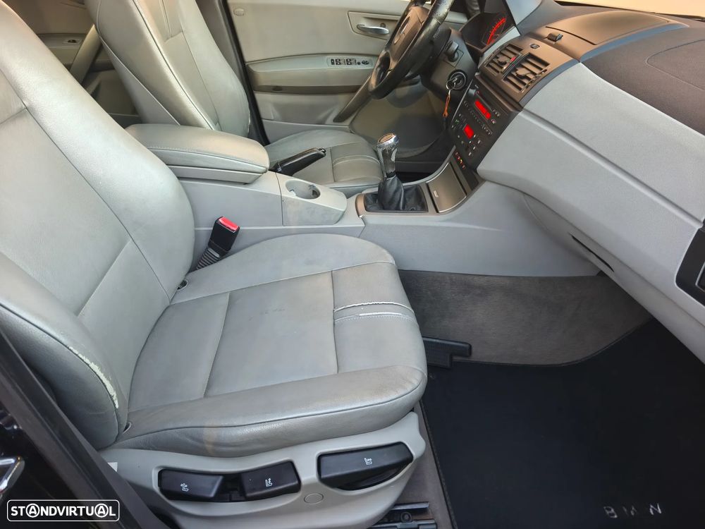 BMW X3 2.0 d SE - 23