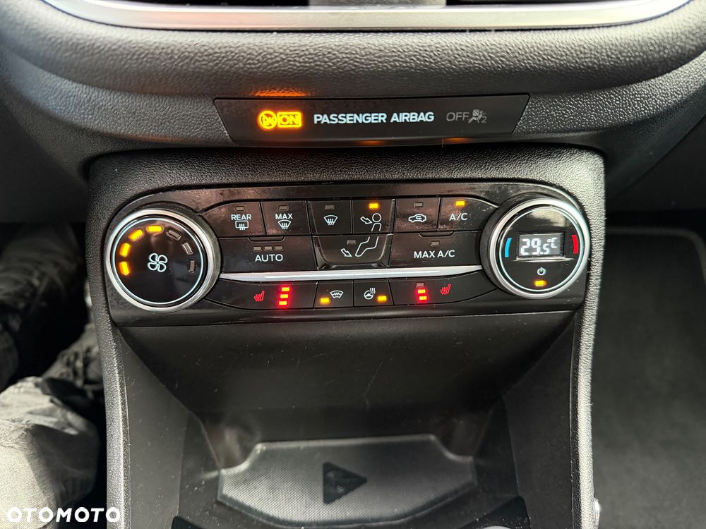 Ford Fiesta 1.0 EcoBoost S&S TITANIUM - 12