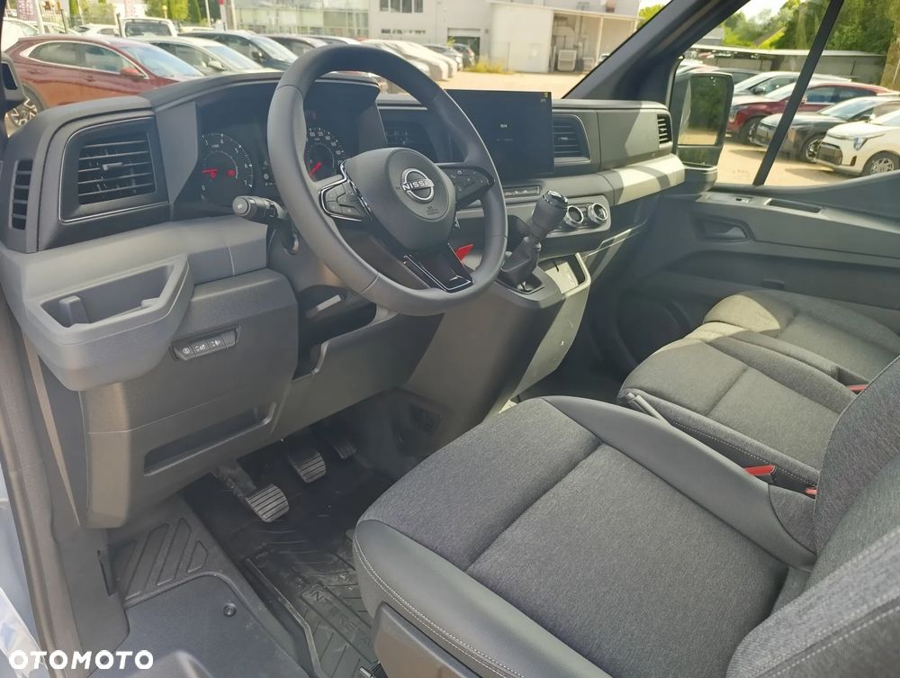 Nissan Interstar - 11