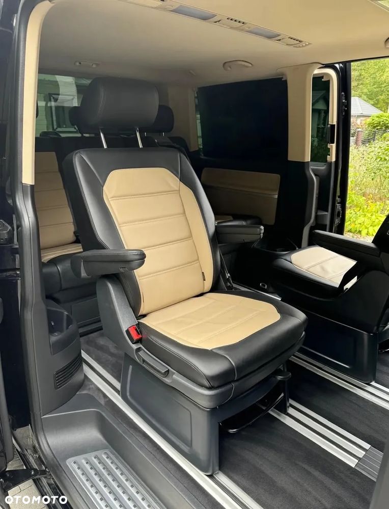 Volkswagen Multivan - 12