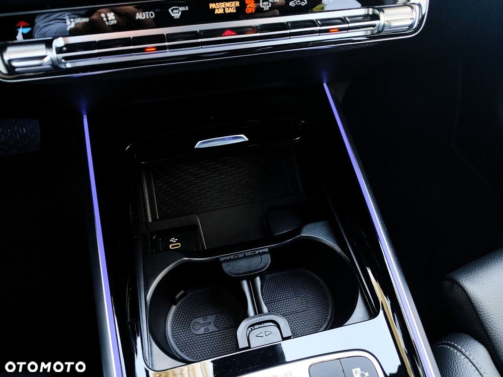 Mercedes-Benz GLB - 22