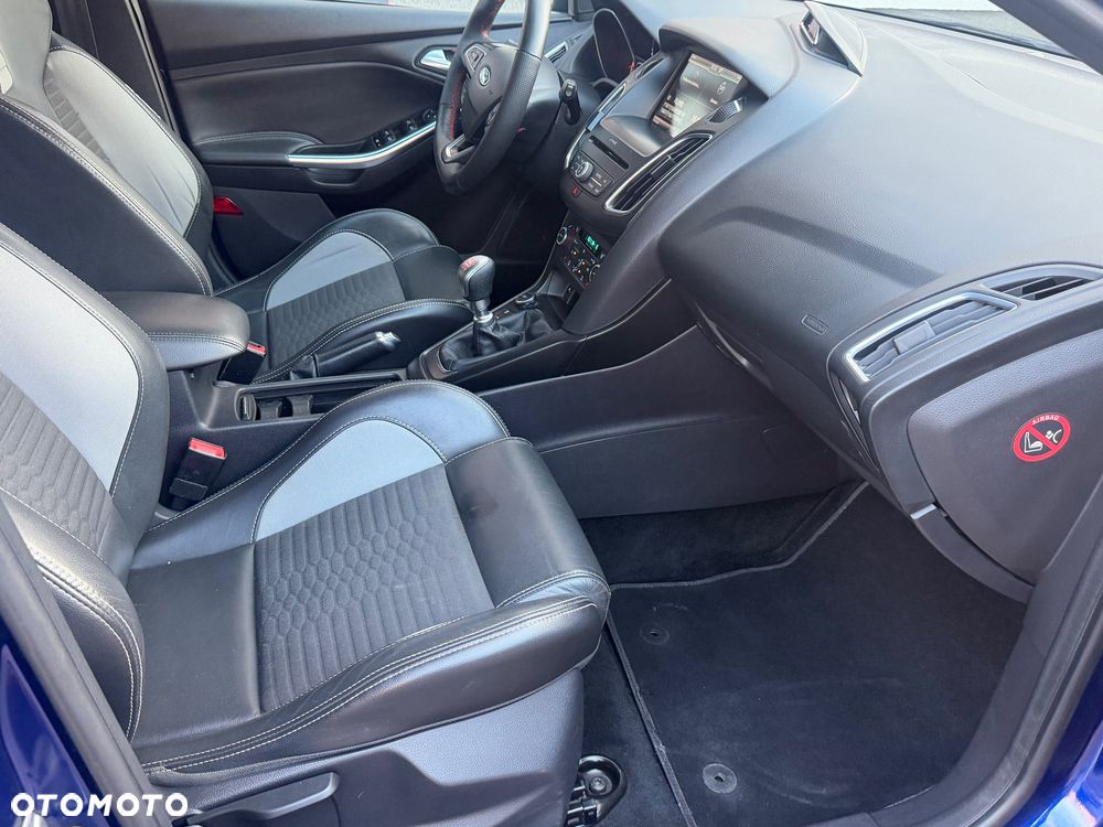Ford Focus ST - 3
