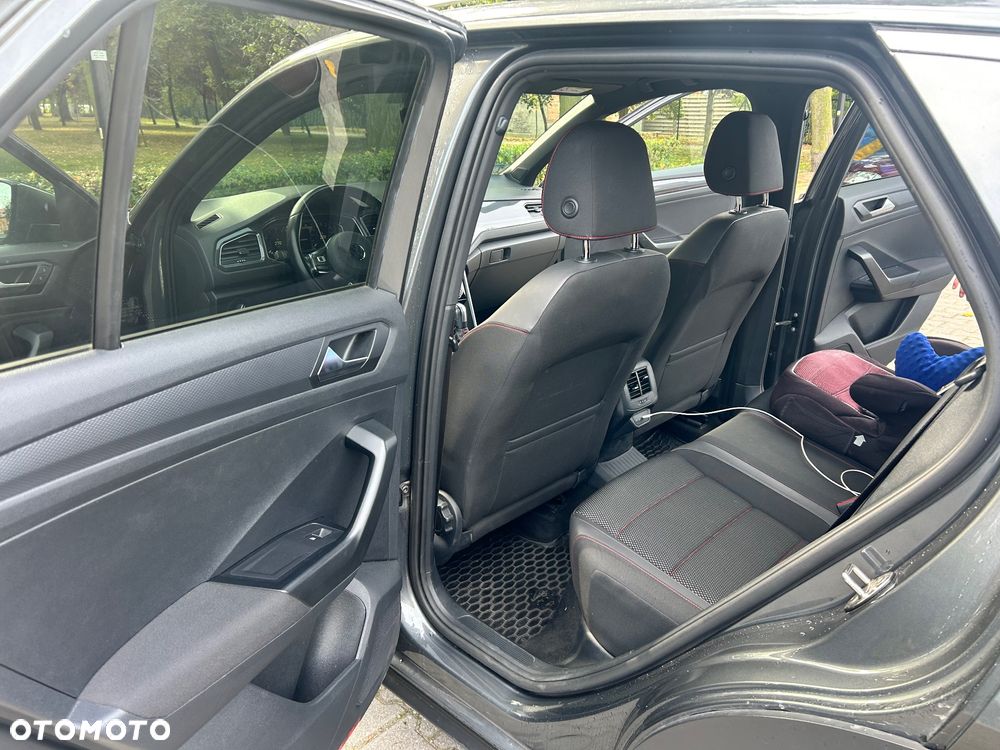 Volkswagen T-Roc - 4