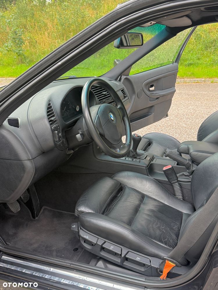 BMW Seria 3 323i - 17