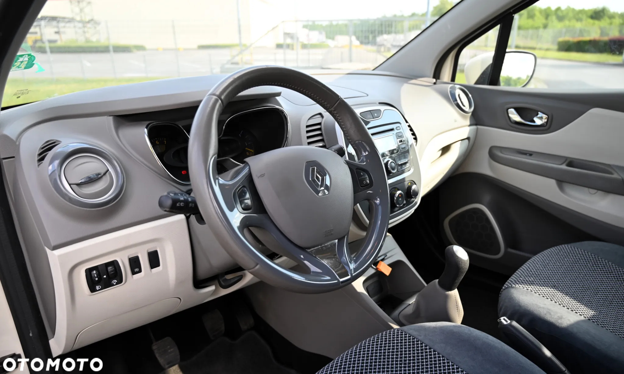 Renault Captur - 21