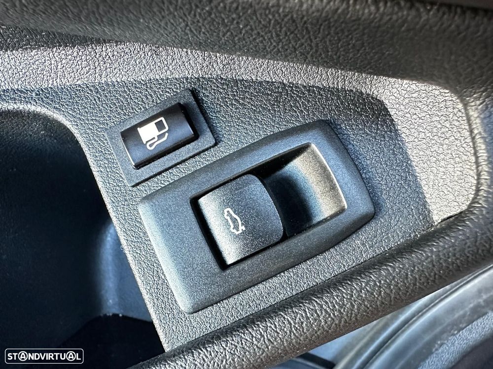 BMW 320 e Touring Corporate Edition Auto - 19