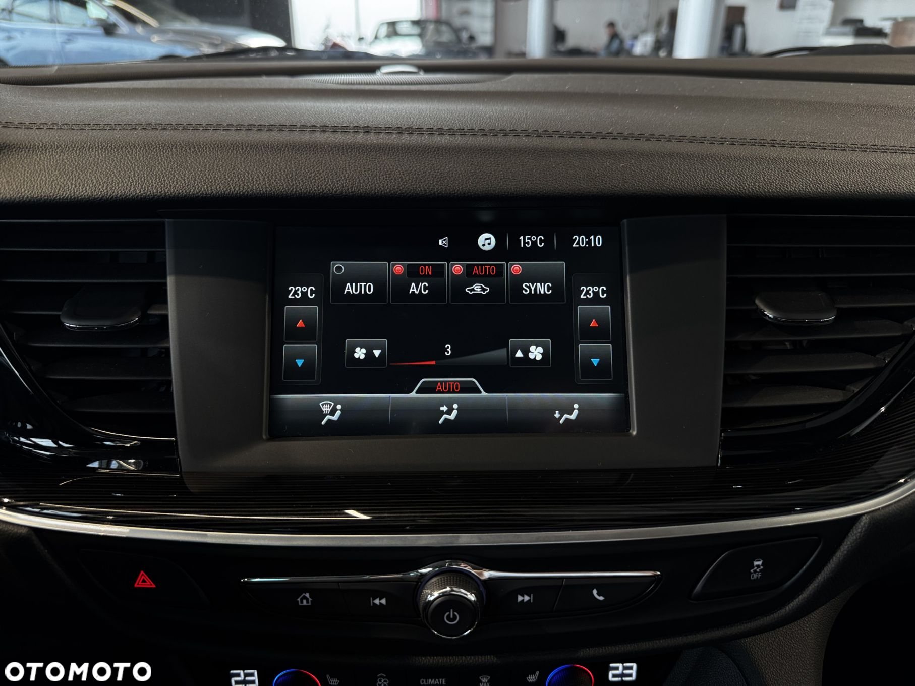 Opel Insignia - 29