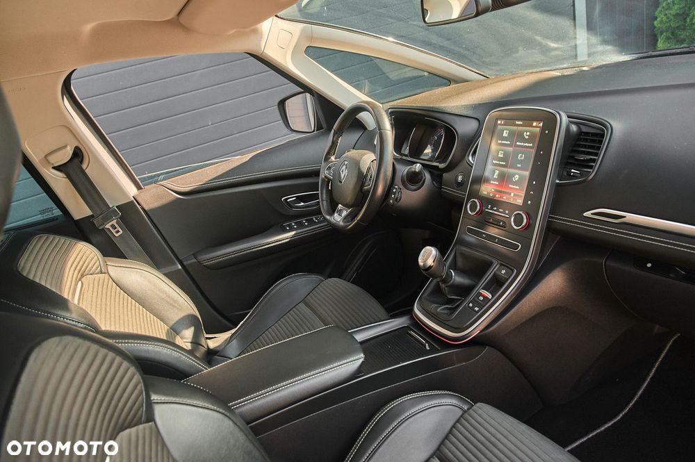 Renault Grand Scenic - 40
