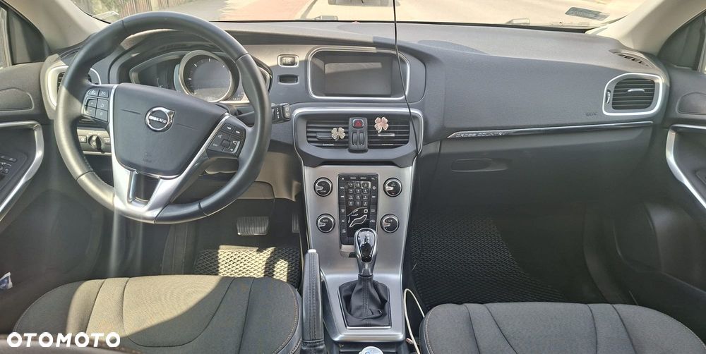 Volvo V40 D2 Drive-E Momentum - 14