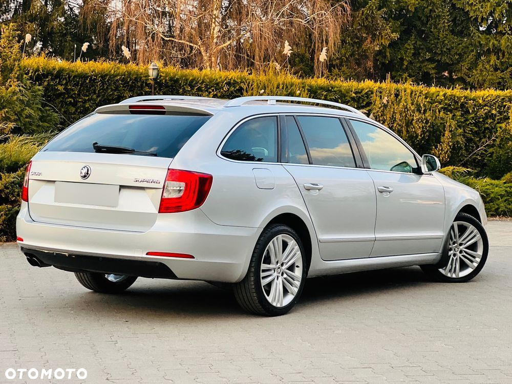 Skoda Superb 2.0 TDI DSG Exclusive - 25