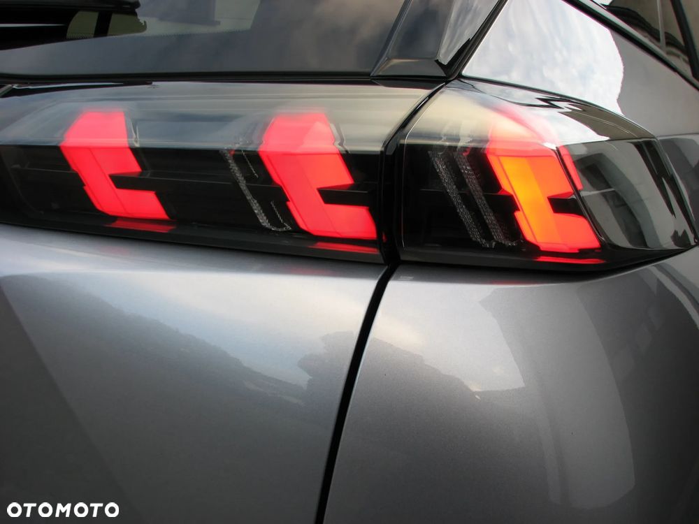 Peugeot 2008 BlueHDi 100 STOP & START Allure - 31